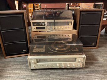 2 Vintage Fisher Stereos With Speakers (CTF20)