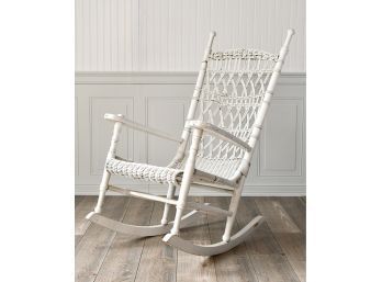 Vintage White Wicker Rocking Chair (CTF10)