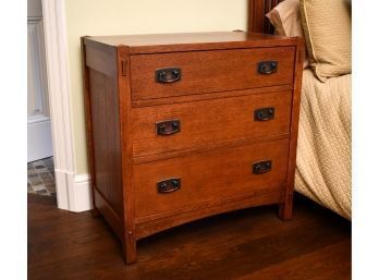 Modern Stickley Arts & Crafts Style Oak Chest, $1,400 New (CTF30)