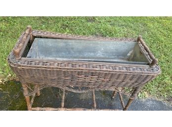 Antique Wicker Planter (CTF20)