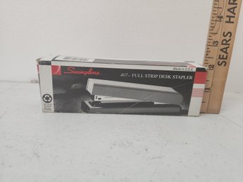 Swingline 407 Full Strip Desk Stapler In Box