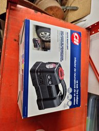 Ch 12 Volt Tire Inflator New In Box