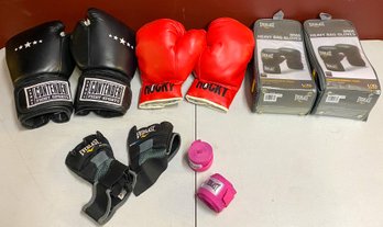 Everlast MMA Heavy Bag Gloves, Rocky Boxing Gloves, Contender Fight Sports