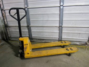 Uline Pallet Truck - Narrow Fork, 48 X 21' - Capacity 5500 Lbs