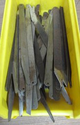 Lot Of Est. 100 Knife Blades Hyde Manufacturing Company