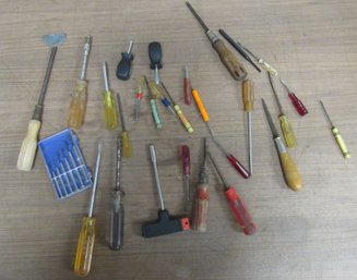 Screwdrivers And Similar Hand Tools For Tooling Around