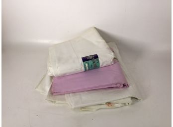 Lot Of Pillow Cases And Bed Sheets