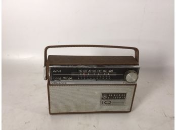 Portable General Electric IO AM Long Range Transistor Radio