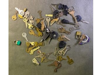 Assorted Bulk Lot Of Vintage Keys, Car Keys, And Padlock - Great For Collectors