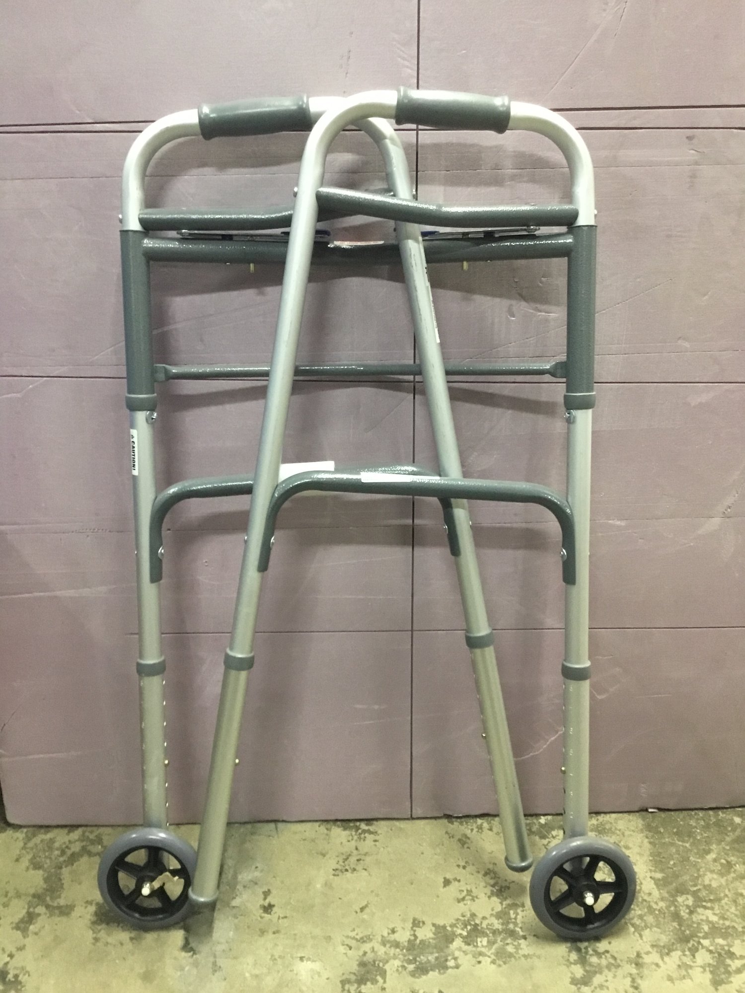 New Standing Walk Supporter With Wheels #1511 | Auctionninja.com