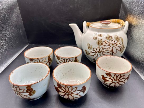 Vintage Japanese Teapot 5 Cups
