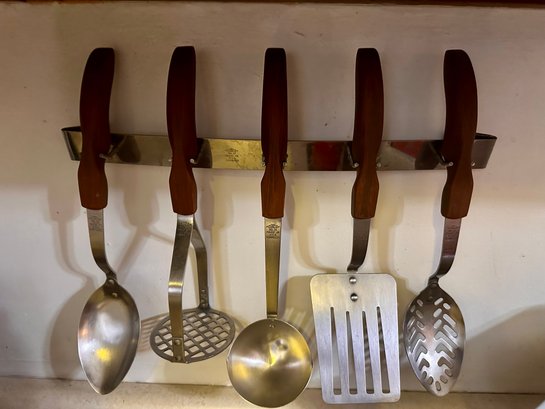 Vintage Cutco 5 Piece Stainless Utensil Set And Holder