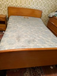 Heywood Wakefield Full Size Bed.