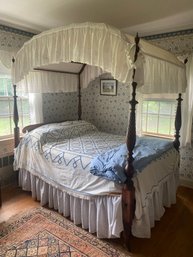 Antique Canopy Bed With Linens