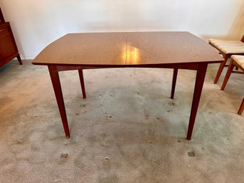 Midcentury Modern Table. Includes 4 Chairs (not Pictured)