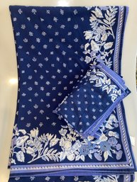 Williams Sonoma Blue & White 66x104 Tablecloth , 12 Napkins