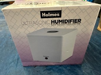 NIB Holmes Humidifier