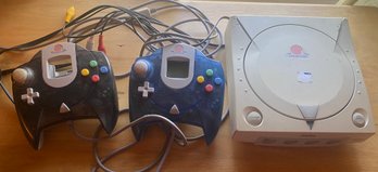 Sega Dreamcast Console & Controllers