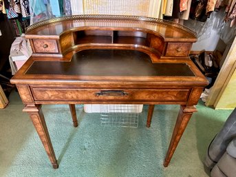 Small Vintage Desk.  Includes Chair