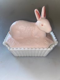 Vintage Westmoreland Pink And White Milk Glass Bunny 2 Piece Trinket Box