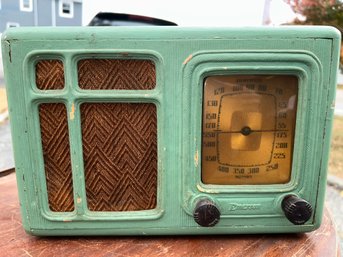 Vintage Emerson Table Radio