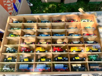 Lot Of 40 Matchbox / Lesney Cars In Wooden Case With Plexiglass Cover (pickfords, Maggis Trucks..)