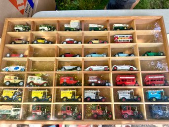 Lot Of 37 Matchbox / Lesney Cars In Wooden Case With Plexiglass Cover (Spratts, Toblerone...)