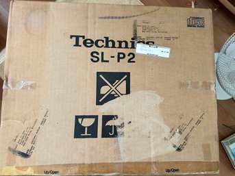 NIB Technics SL-P2 Compact Disc CD Player