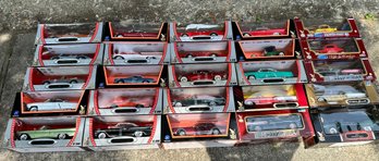 NIB Lot Of 25 Signature Series Model Cars