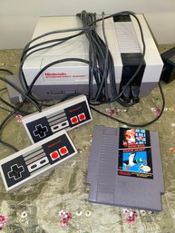 Nintendo NES - 001 Entertainment System, Controllers, Game