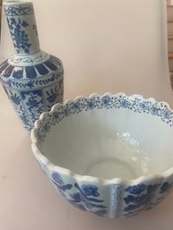 Asian Blue & White Bowl / Vase
