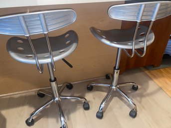 Industrial Style Stools With Hydraulic Lever To Adjust Height
