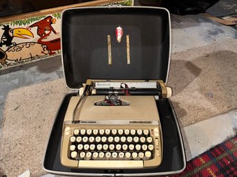 Smith Corona Manual Typewriter