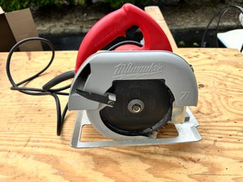 Milwaukee Circular Saw