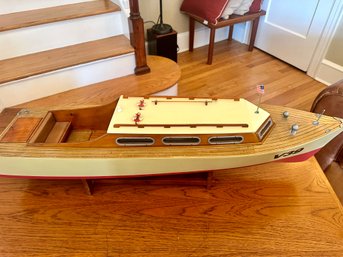 WOODEN MODEL OF  CRUISER TINA, V39