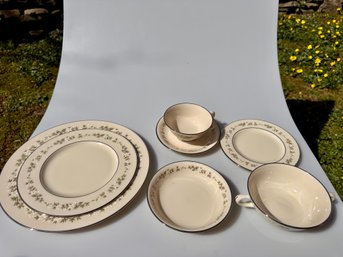 Lenox Brookdale Set Of China Service For 8 Plus Serving Pieces