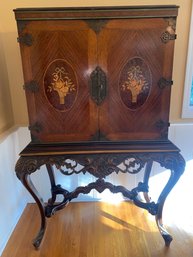 1930s Marquetry Inlaid Georgian Style Carved 2 Door Cabinet
