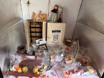 Assorted Dollhouse Items