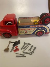 1950's Wyandotte Tin Litho 24 Hr. Emergency Auto Service Tow Truck With Tools