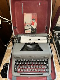 Vintage Royal Arrow Portable Typewriter With Original Case