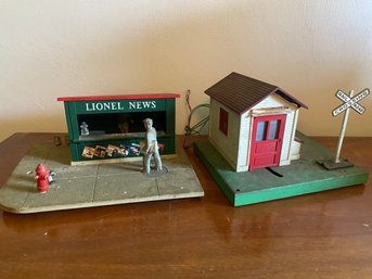 Lionel Vintage O Animated Newsstand & Railroad Crossing House