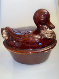 Vtg 2Qt Oval Duck Covered Casserole By Hull