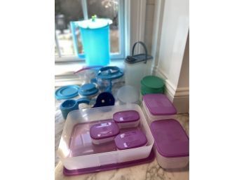 Assorted Tupperware