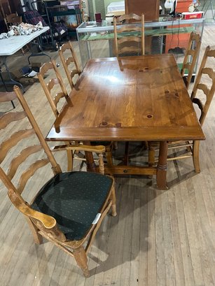 Lot 10 Dining Room Table With Leaf And Six Chairs
