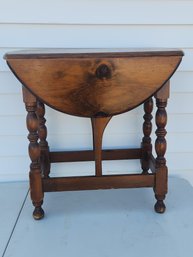 Pine William And Mary Stlye Drop Leaf Butterfly Table