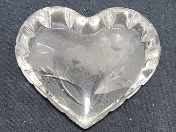 Heart Shaped Crystal Paperwieght With Flial Etching