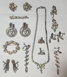 10 Piece Costume Faux Pearl And Rhinestone  Jewelry Lot