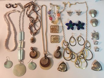 Fourteen Piece Jewelry Lot #3
