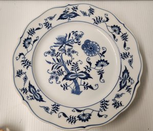 Five 9'  Blue Danube Onion Pattern Plates 1 With Minor Chip On Back Edge
