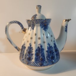 Russian Imperial Lomonsov Porcelain Flow Blue Teapot With Gold Accents